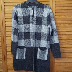 Yaira Long Cardigan with 2 Pockets Size Small